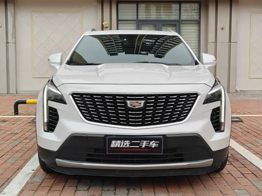 Cadillac XT4 2021 28T FWD Luxury