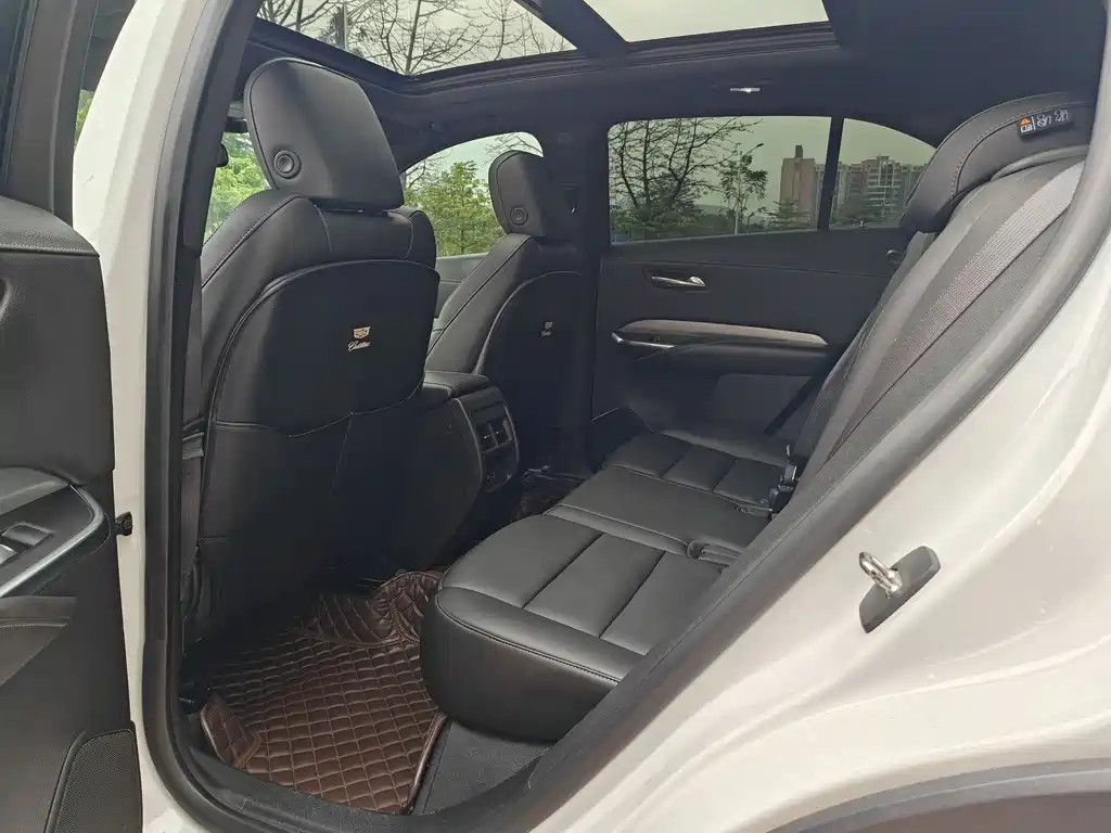 Cadillac XT4 2021 28T FWD Luxury
