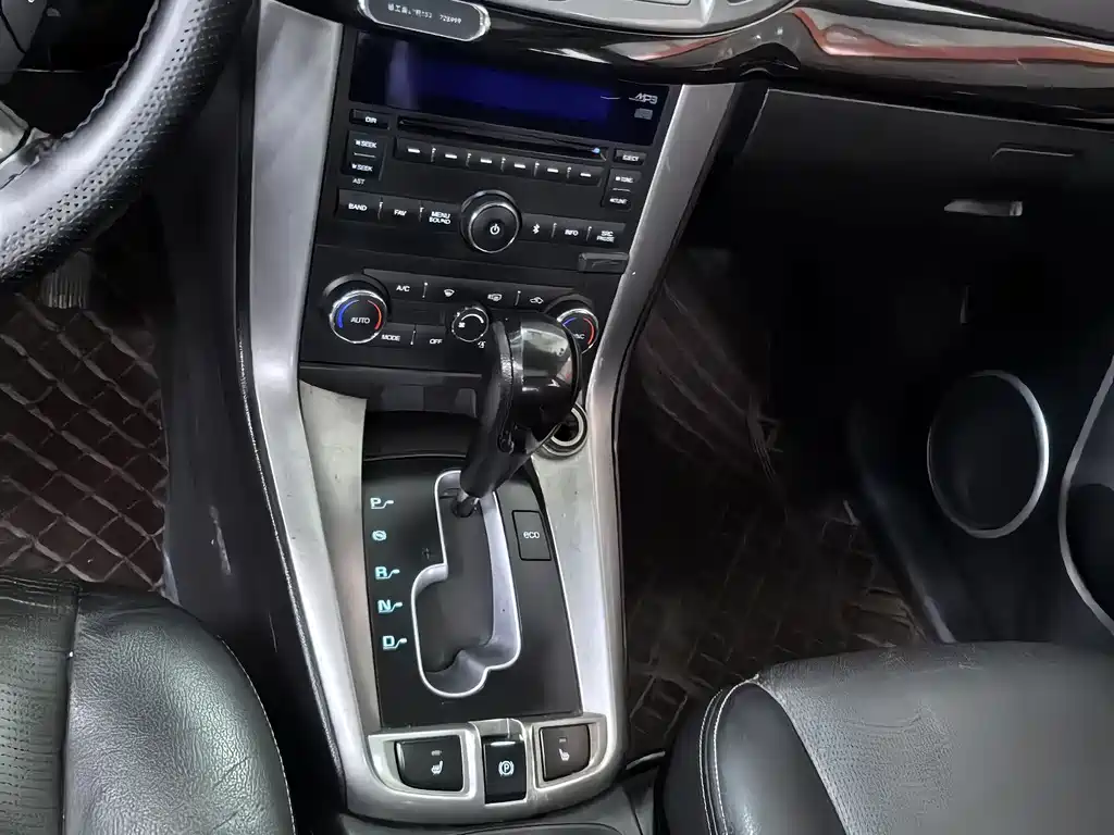 Chevrolet Captiva 2017 2.4L AWD Flagship Edition 7-Seater