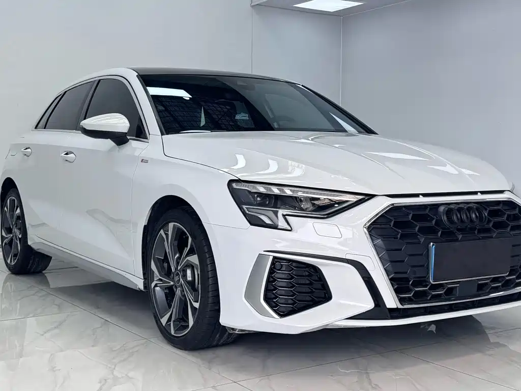 Audi A3 Sportback 35 TFSI Luxury Sport 2021