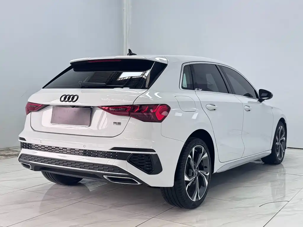 Audi A3 Sportback 35 TFSI Luxury Sport 2021
