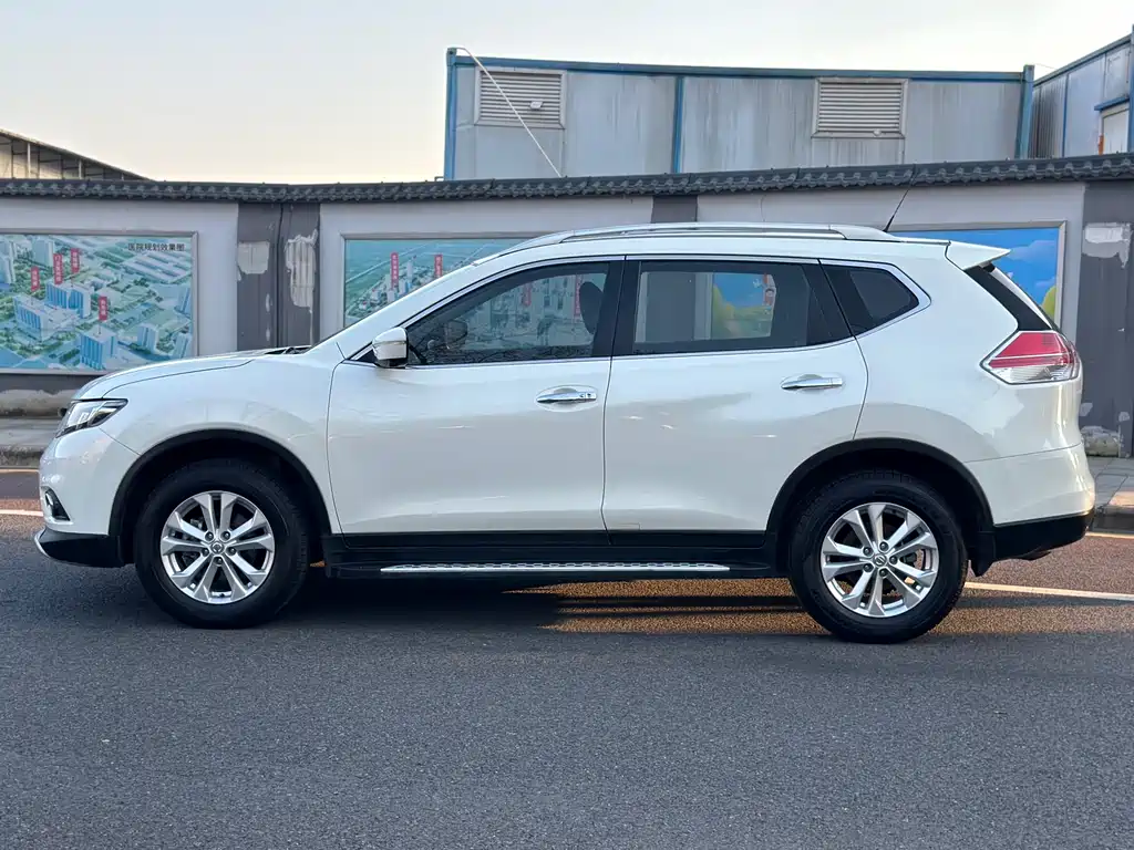 Nissan X-Trail 2017 2.0L CVT Fashion Edition 2WD