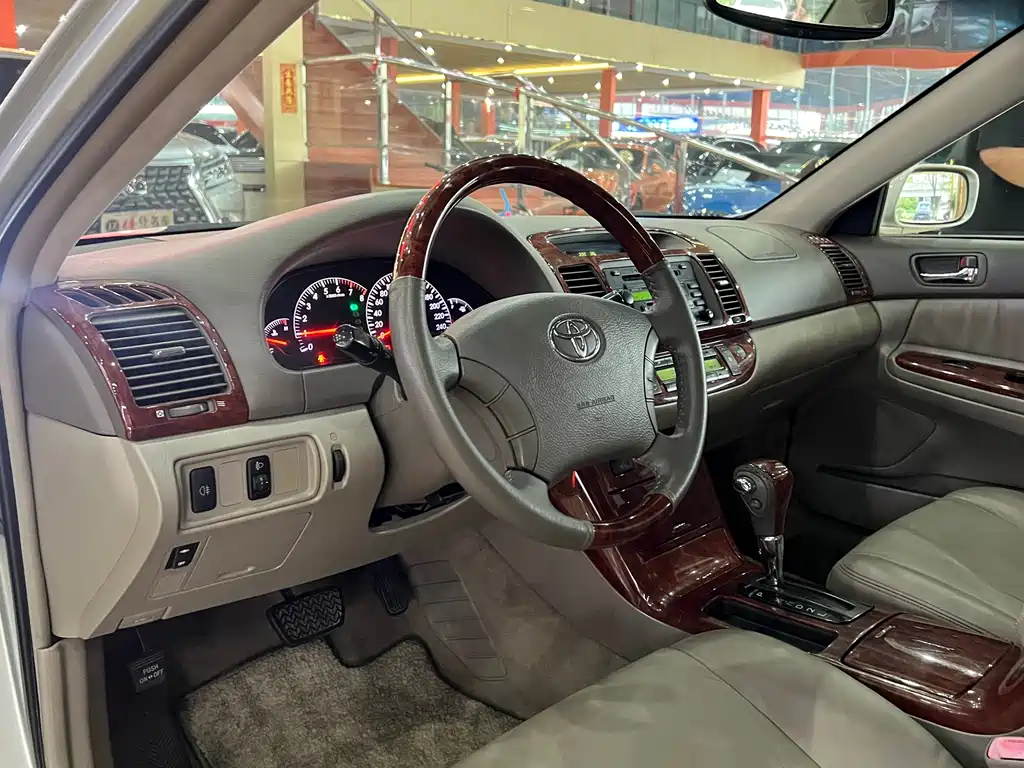 Camry 2005 2.4 Luxury Edition