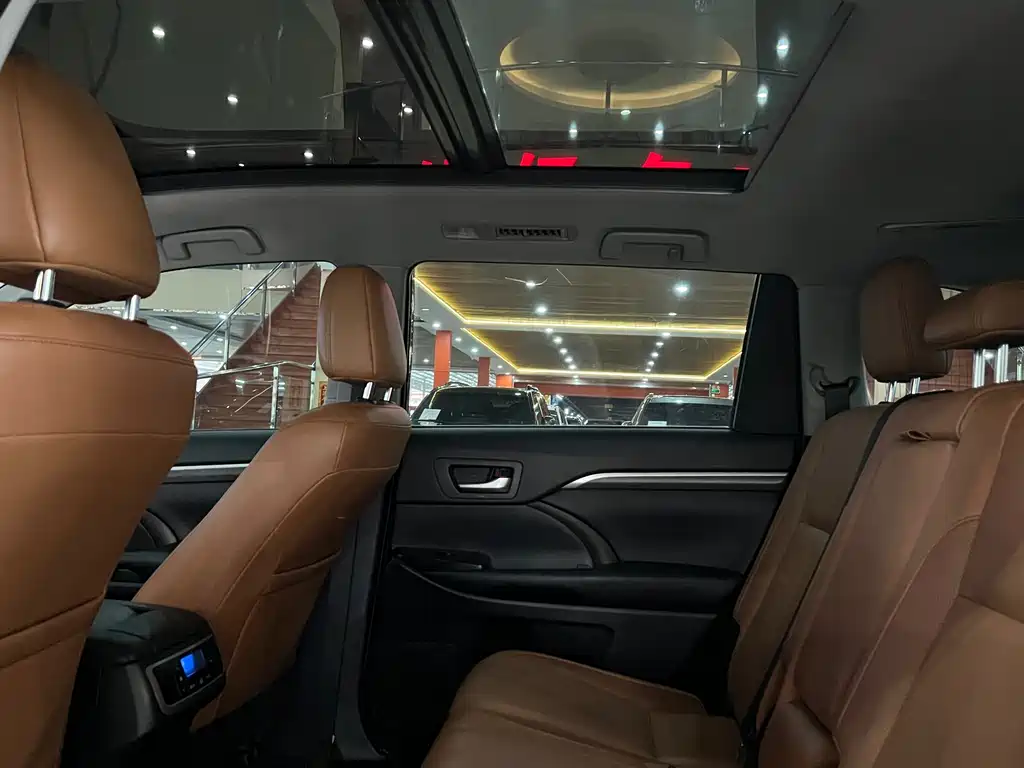 Toyota Highlander 2018 2.0T AWD Knight Edition 7-Seater China VI