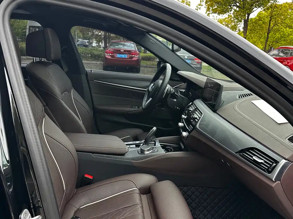 BMW 5 Series 2023 530Li Exclusive Edition M Sport Package