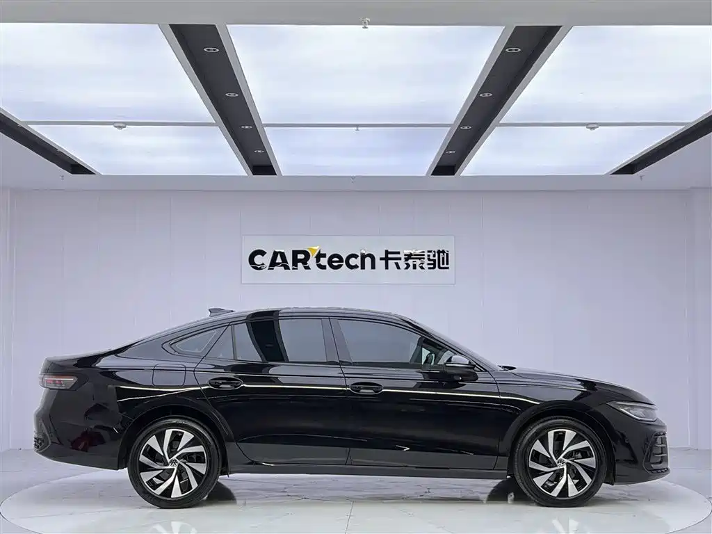 Volkswagen Passat 2025 Pro 380TSI Starry Dragon Edition