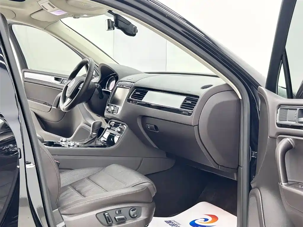 Volkswagen Touareg 2017 3.0 TSI
