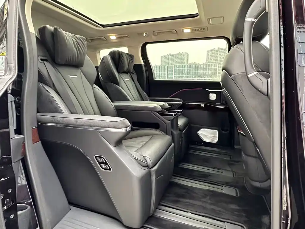 Hongqi HQ9 PHEV 2024 2.0T AWD Luxury Edition