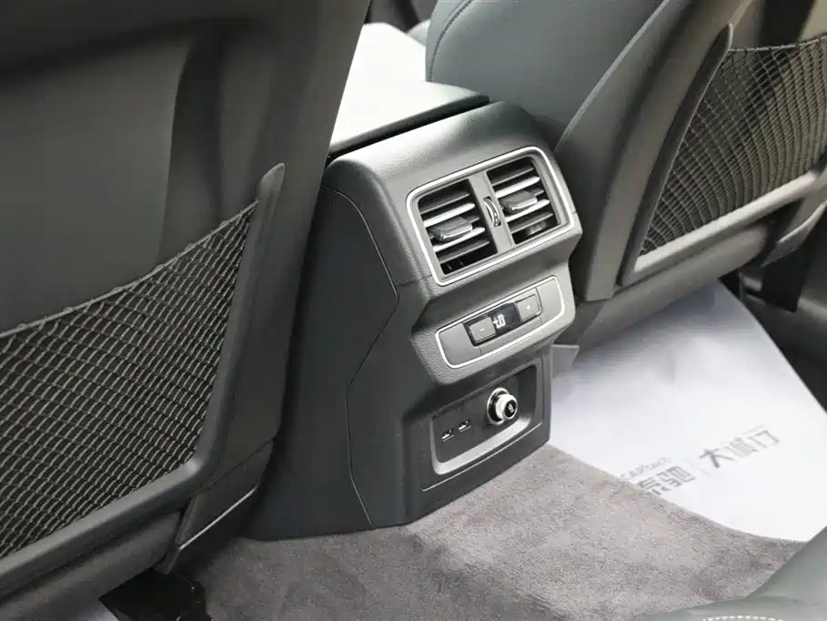 Audi Q5L 2025 45th Anniversary Edition 40 TFSI Luxury Dynamic