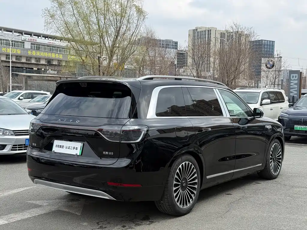 AITO M9 2025 EREV Ultra Edition 52kWh 6-Seater with 192-Line LiDAR