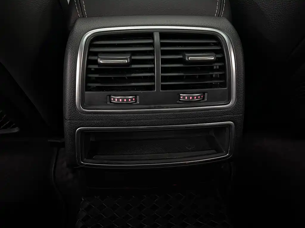 Audi A6L 2018 30th Anniversary Edition 35 TFSI Fashion Trim