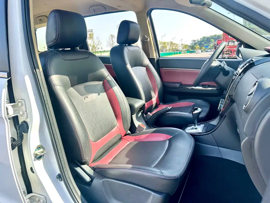 BAIC Huansu H2 2015 1.5L AMT Luxury BJ415C