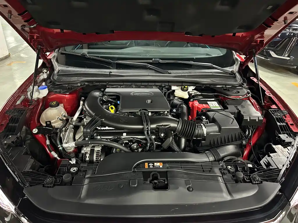 Ford Mondeo 2025 2.0T EcoBoost Supreme Edition