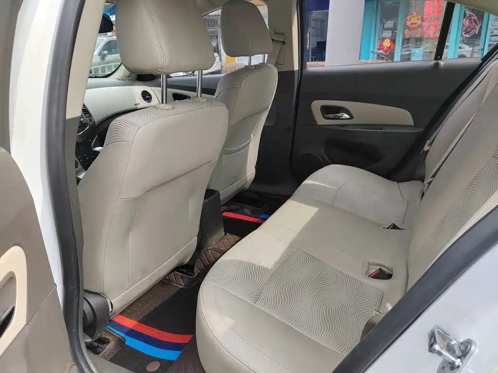 Chevrolet Cruze 2015 1.5L Classic SE AT
