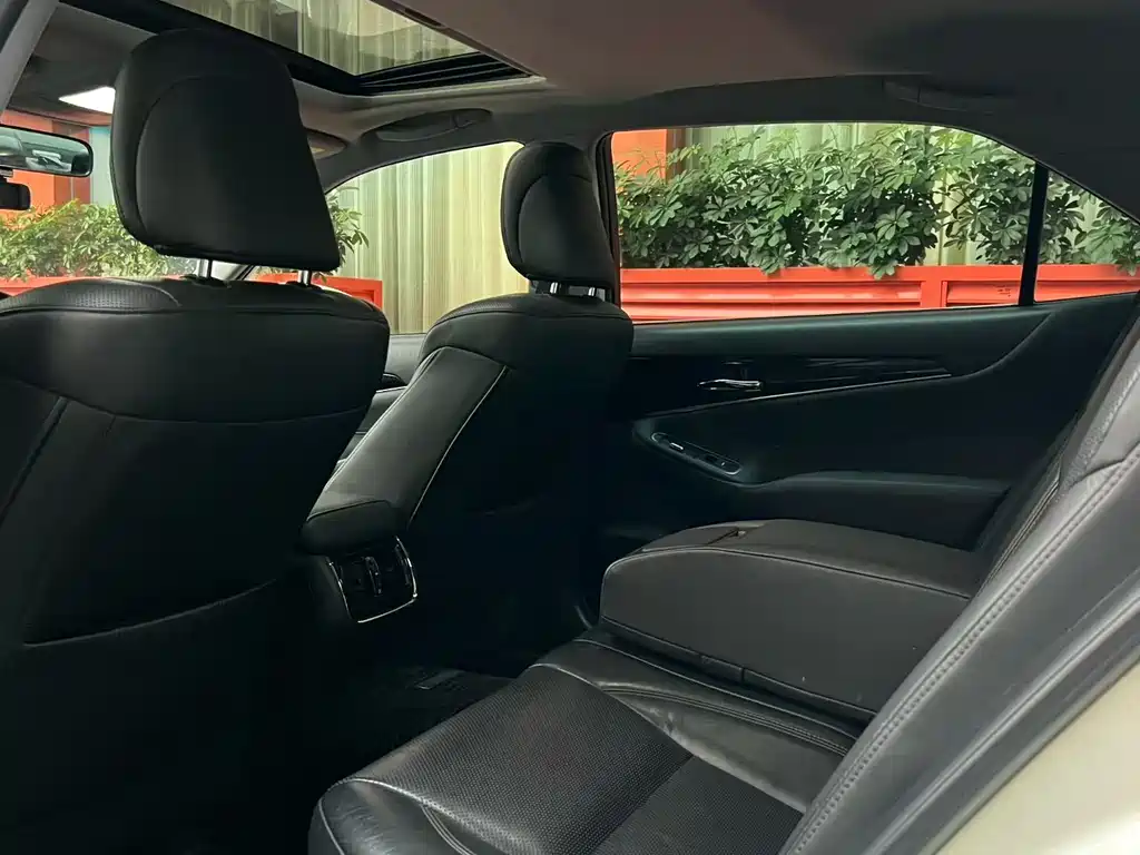 Toyota Crown 2015 2.0T Fashion Edition