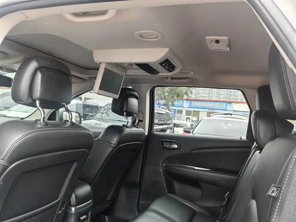 Dodge Journey 2013 2.4L FWD Premium Edition