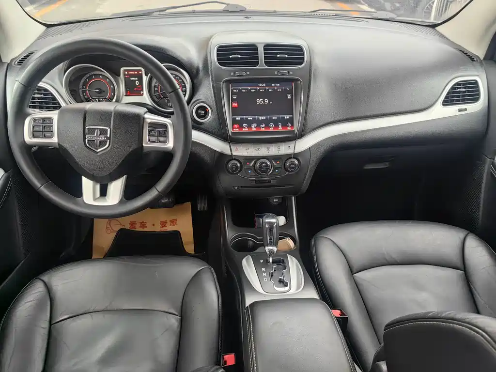 Dodge Journey 2013 2.4L FWD Premium Edition