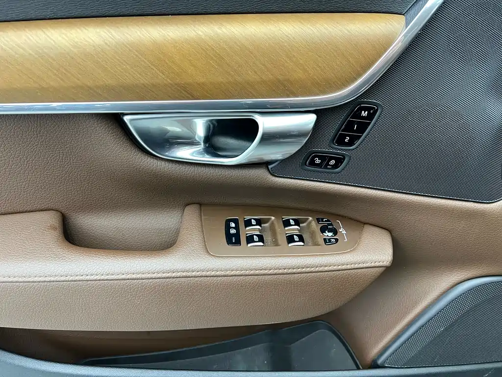 Volvo S90 Recharge 2020 T8 E-Drive Hybrid Inscription Luxury Edition