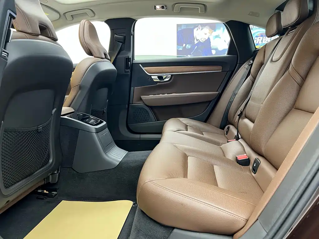 Volvo S90 Recharge 2020 T8 E-Drive Hybrid Inscription Luxury Edition