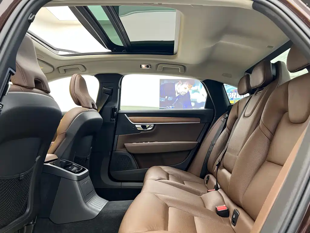 Volvo S90 Recharge 2020 T8 E-Drive Hybrid Inscription Luxury Edition