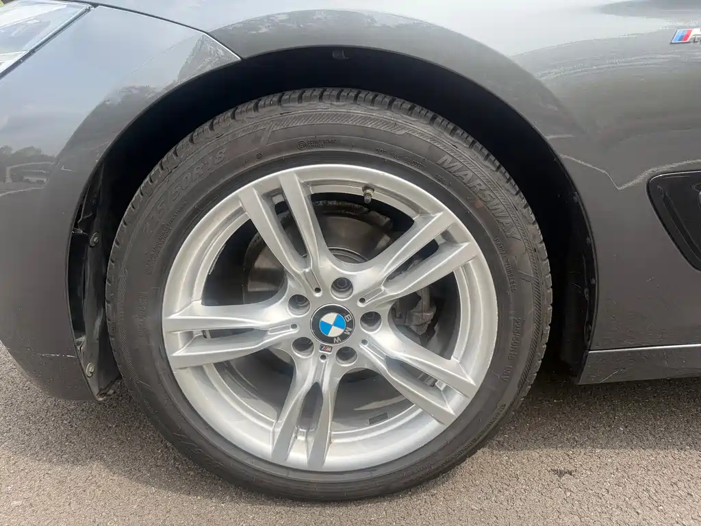 BMW 3 Series GT 2018 320i Fashion Edition