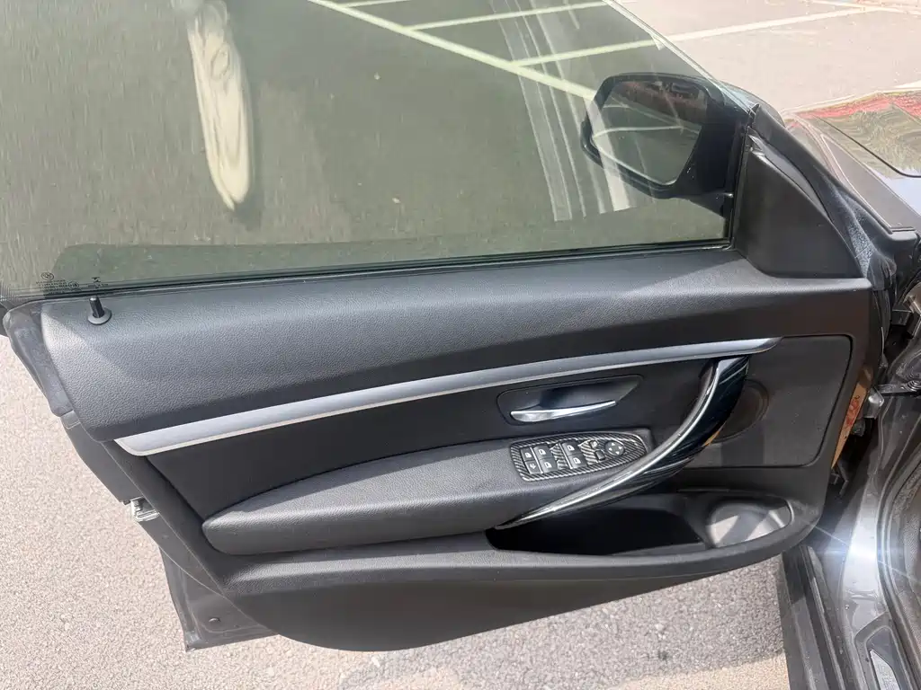 BMW 3 Series GT 2018 320i Fashion Edition