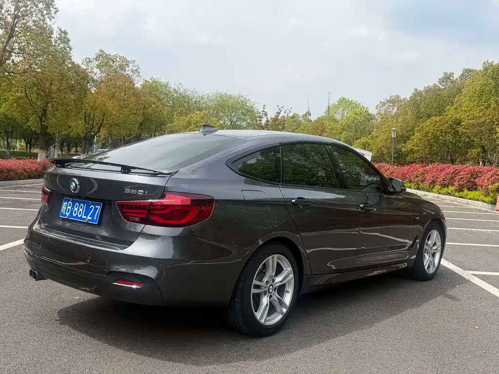 BMW 3 Series GT 2018 320i Fashion Edition