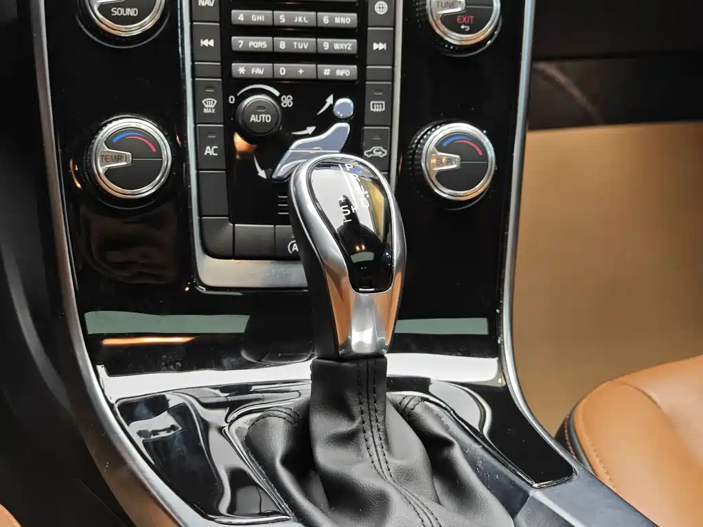 Volvo S60L 2018 T3 Zhi Jin Edition