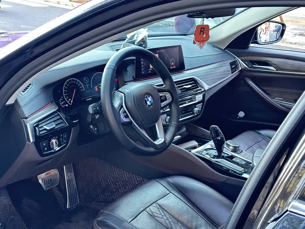 BMW 5 Series 2019 530Li Leading Edition Luxury Package