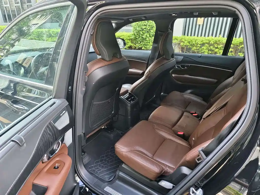 2023 Volvo XC90 Recharge T8 Ultimate 7-Seater