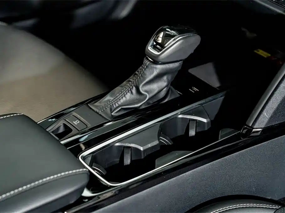 Camry 2026 Dual Engine 2.0HSE Sport Lite