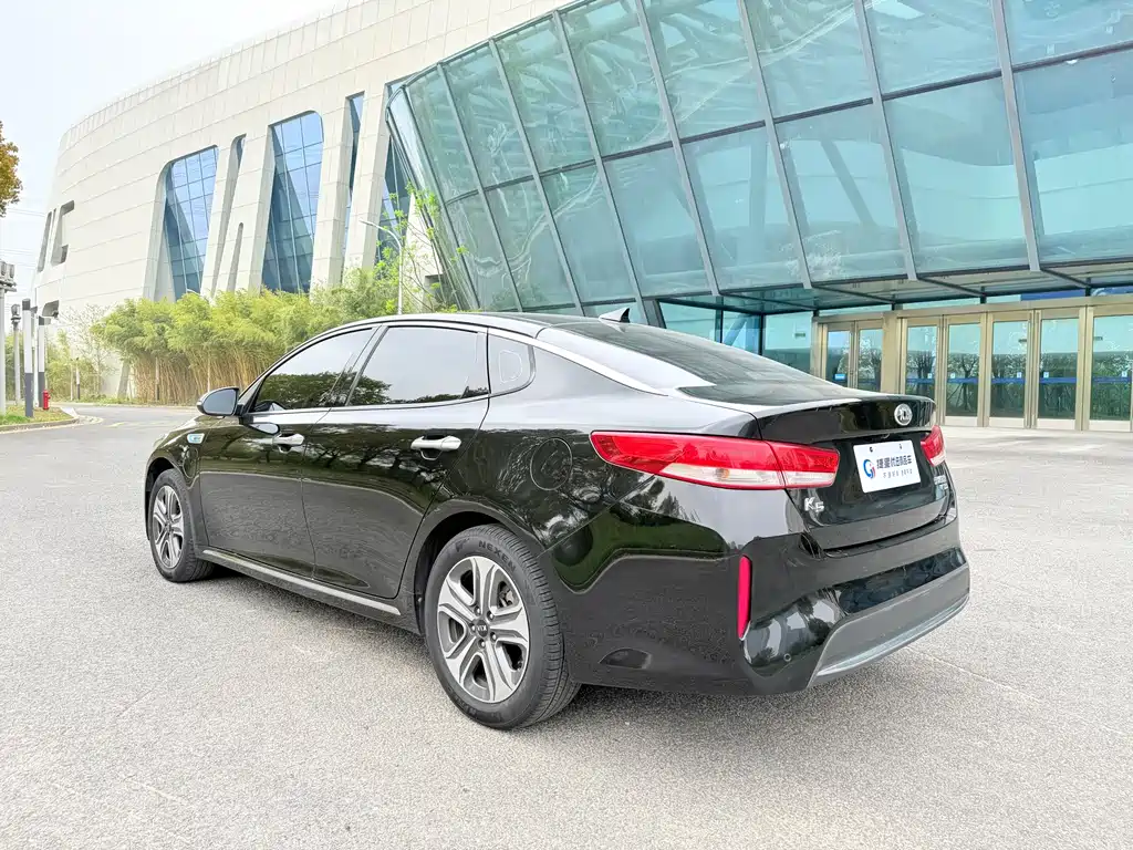 Kia K5 PHEV 2018 2.0L Zhi Zun Edition