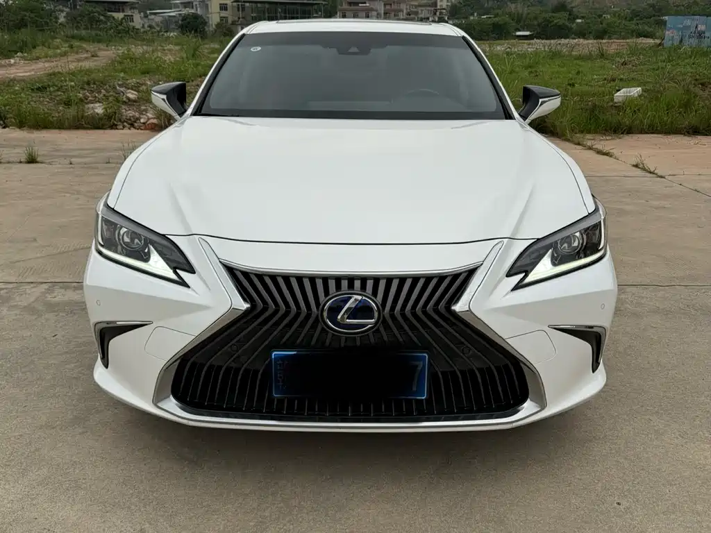 Lexus ES 300h