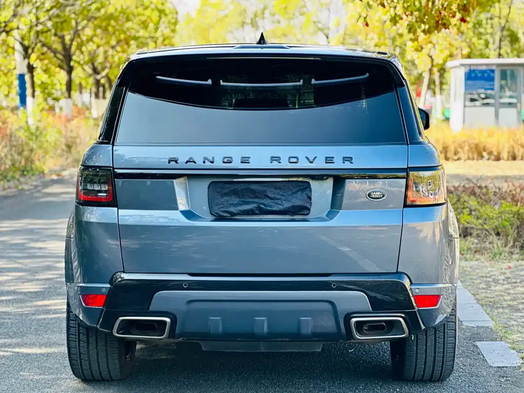 Range Rover Sport 2021 3.0L inline-six Black Edition