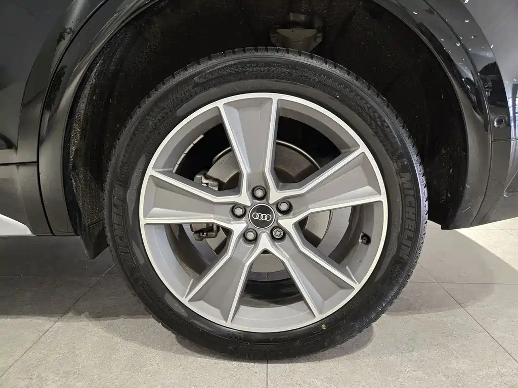 Audi Q5L 2022 40T Luxury Dynamic Edition
