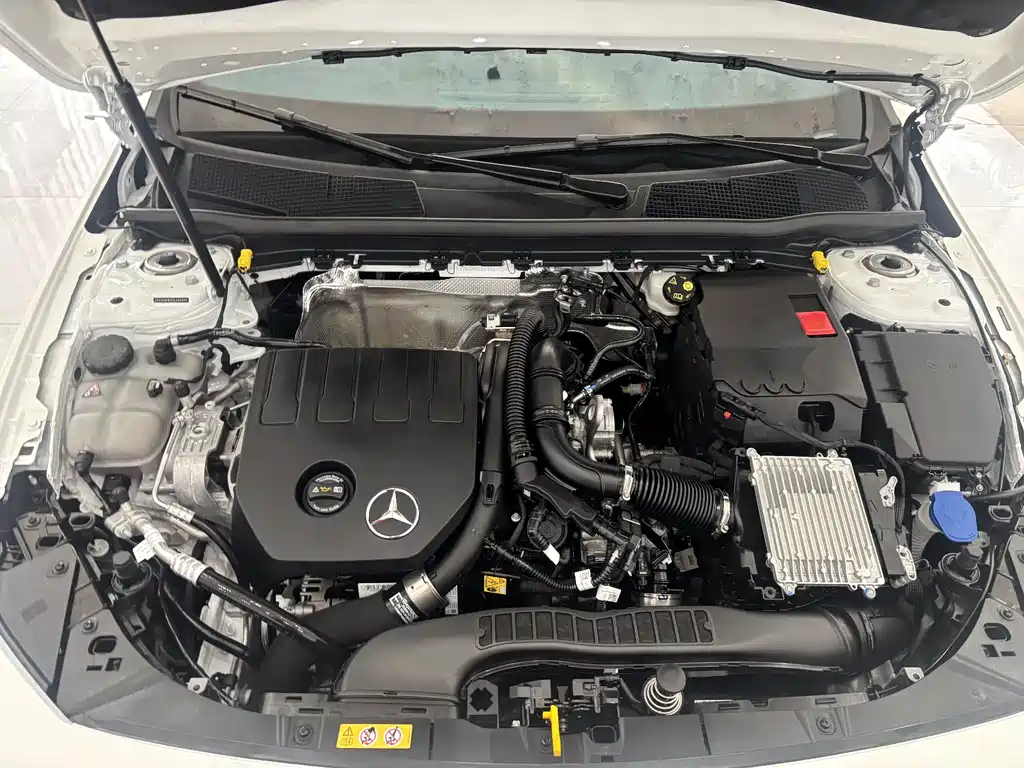 Mercedes-Benz A-Class 2025 A 200 L Fashion Edition