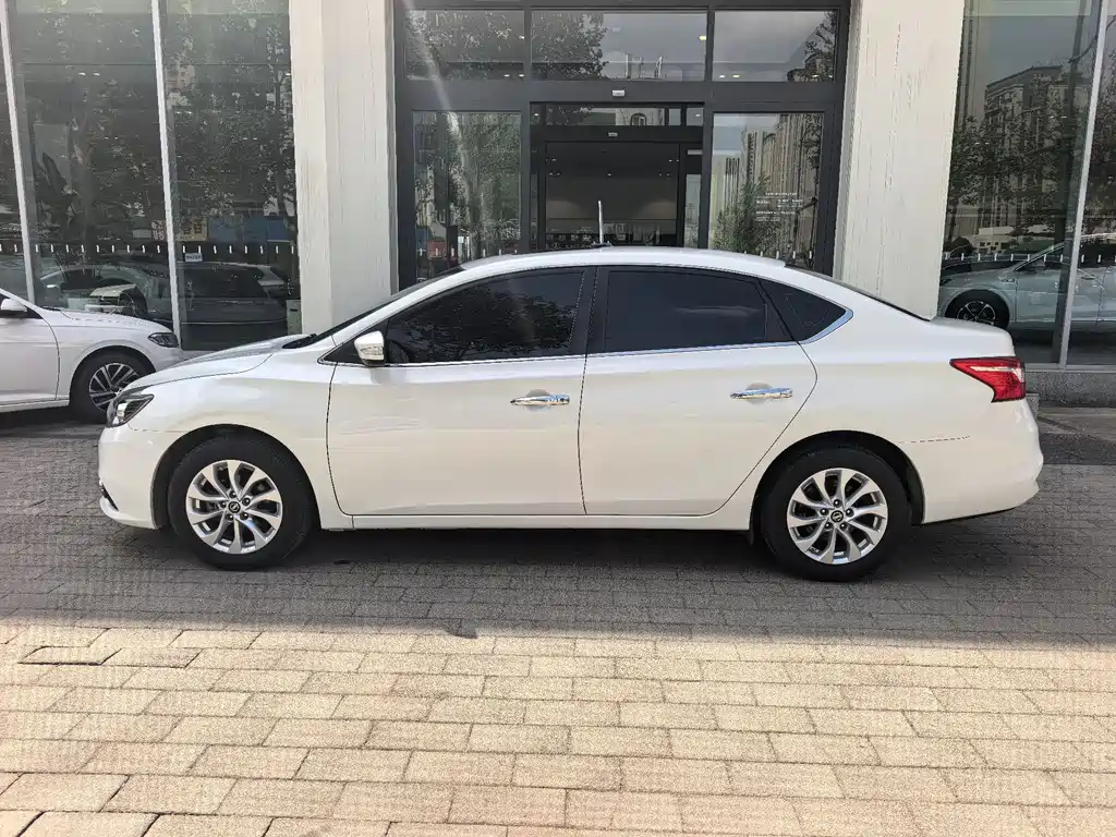 Nissan Sylphy 2016 1.6XL CVT Premium Edition