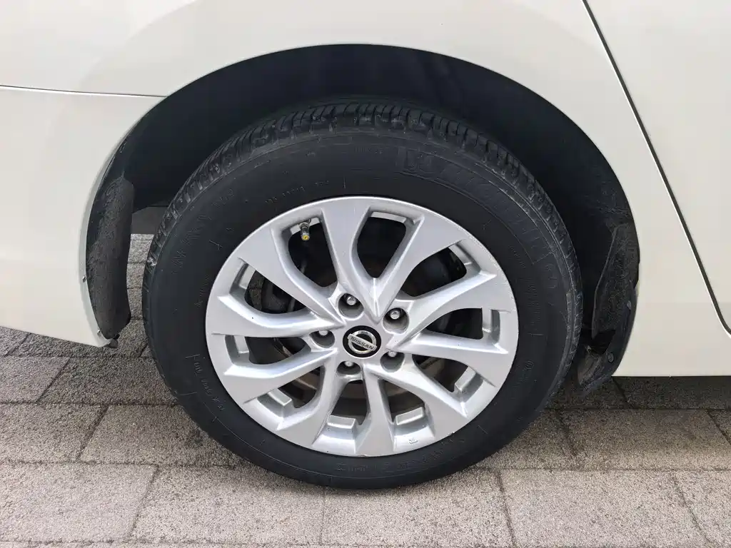 Nissan Sylphy 2016 1.6XL CVT Premium Edition