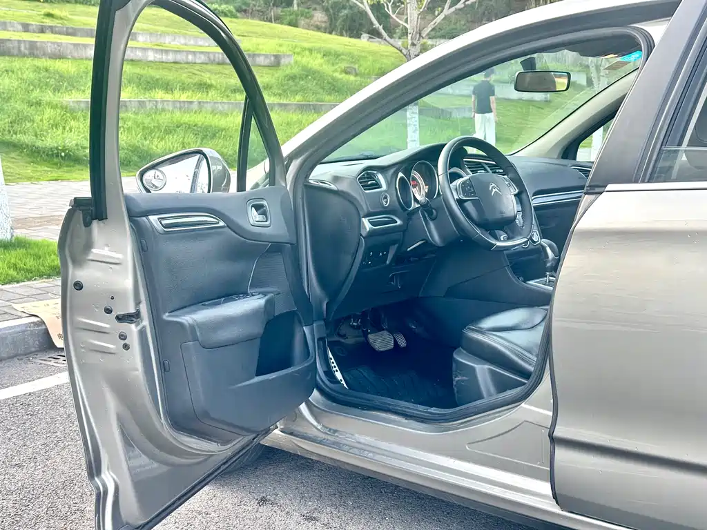 Citroën C4L 2014 1.6THP Auto Intelligent Drive Edition