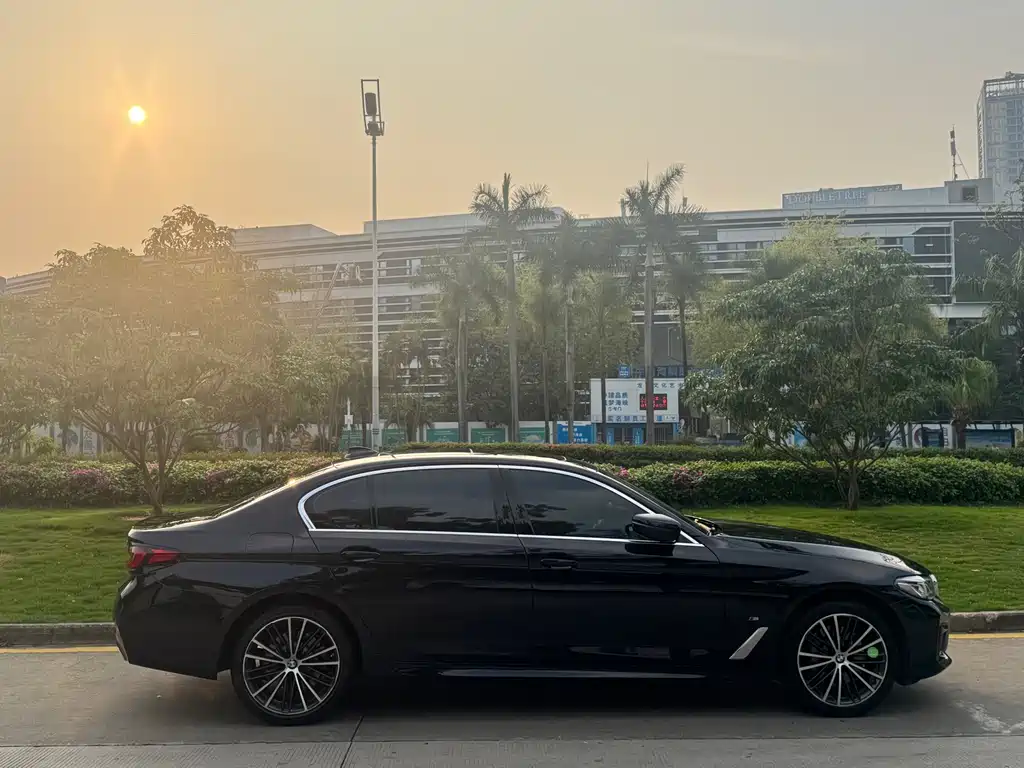 BMW 5 Series 2023 530Li Leading Edition M Sport Package