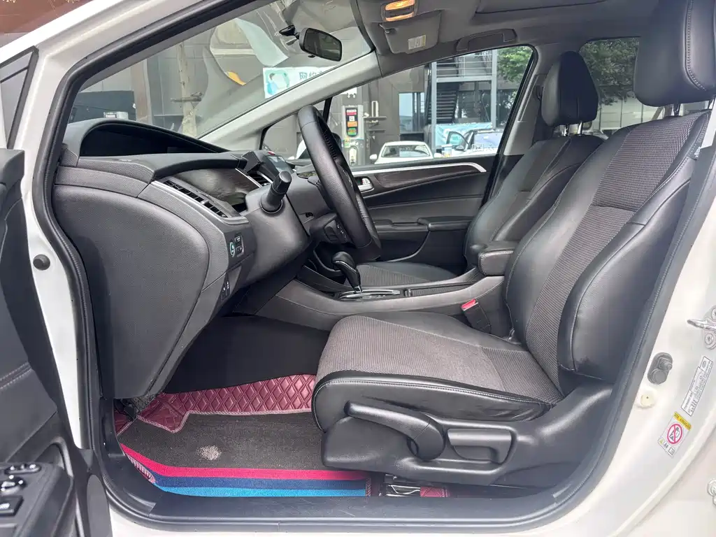 Honda Jade 2014 1.8L Automatic Comfort Elite Edition 5-seater
