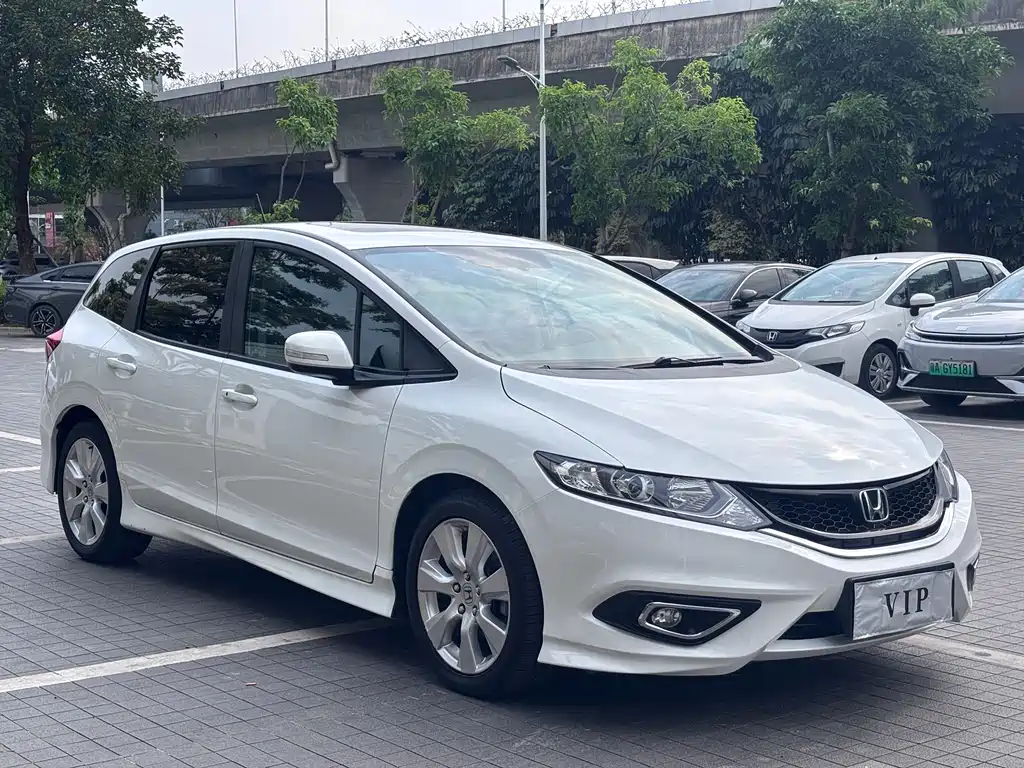 Honda Jade 2014 1.8L Automatic Comfort Elite Edition 5-seater
