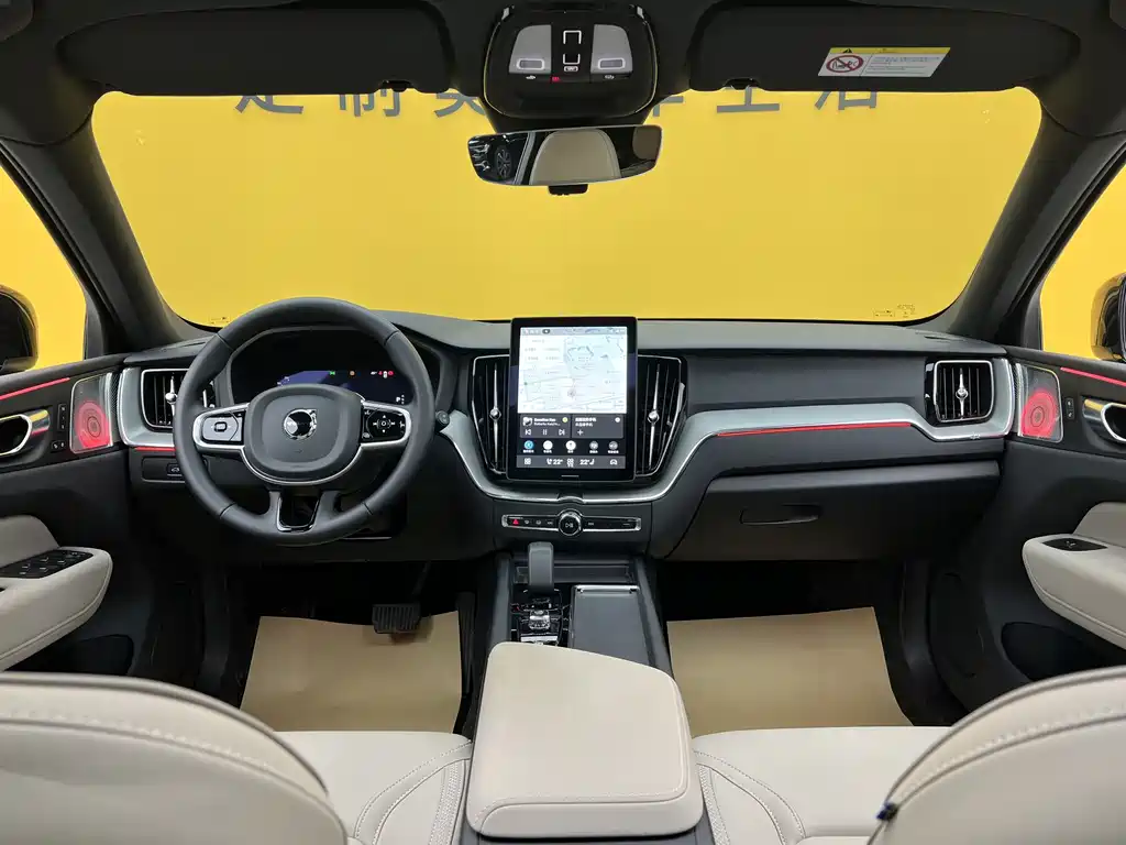 Volvo XC60 2026 B5 AWD Momentum Luxury Edition