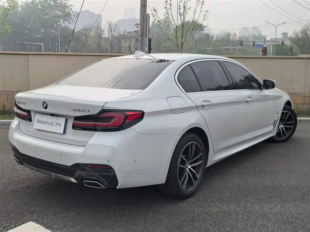BMW 5 Series 2022 525Li M Sport Package