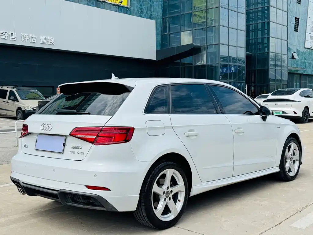 Audi A3 2018 30th Anniversary Edition Sportback 35 TFSI Fashion