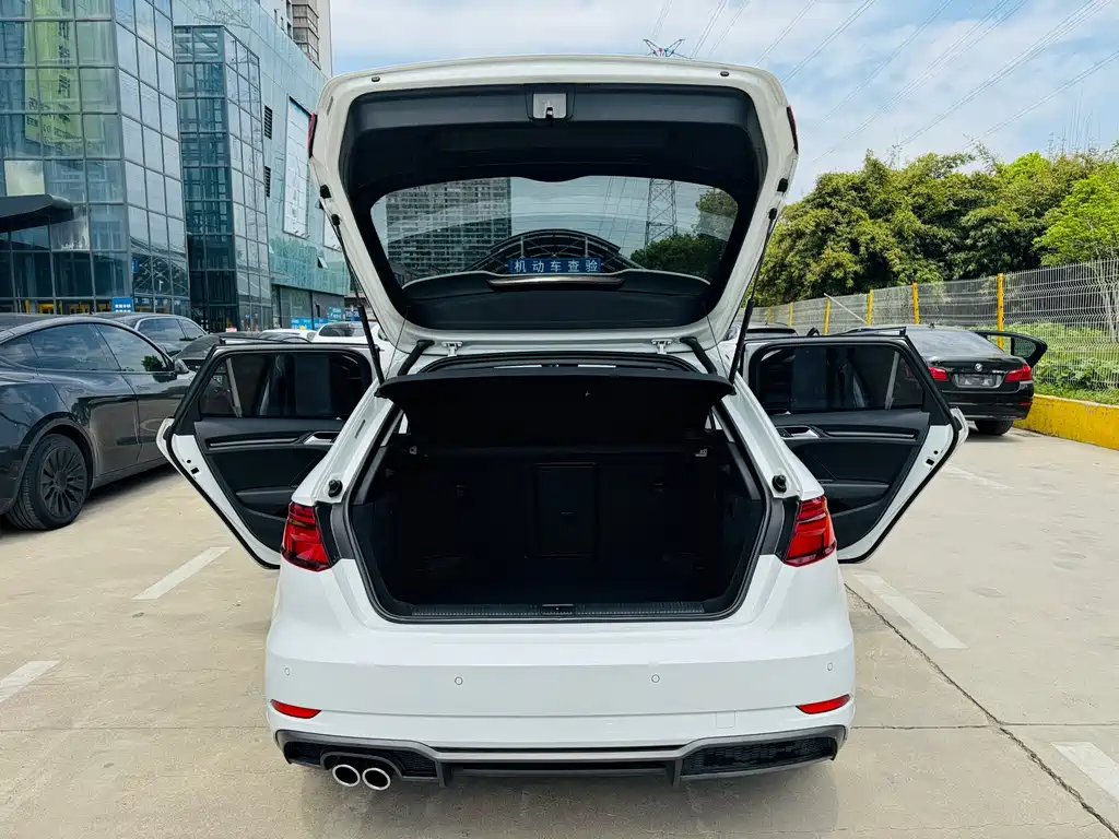 Audi A3 2018 30th Anniversary Edition Sportback 35 TFSI Fashion