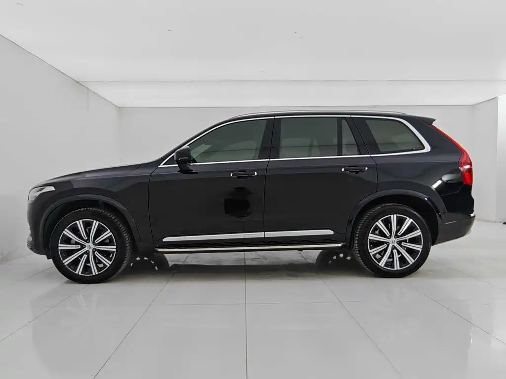 Volvo XC90 2022 B5 Momentum 7-Seater