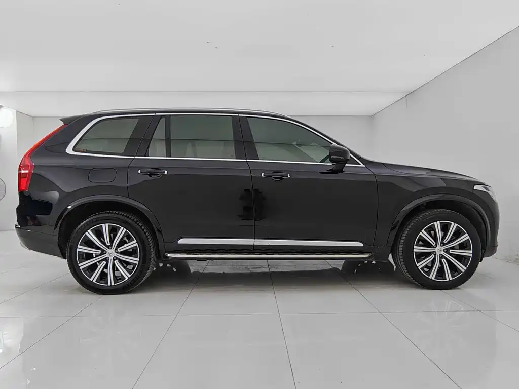 Volvo XC90 2022 B5 Momentum 7-Seater