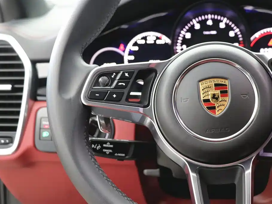Porsche Cayenne Coupé 3.0T Platinum Edition 2023