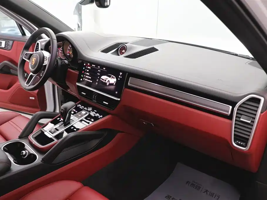 Porsche Cayenne Coupé 3.0T Platinum Edition 2023